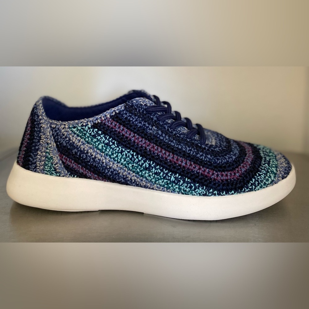 THE SAK .. WOMENS Blue and Purple Knit Sneakers - Picture 5 of 16